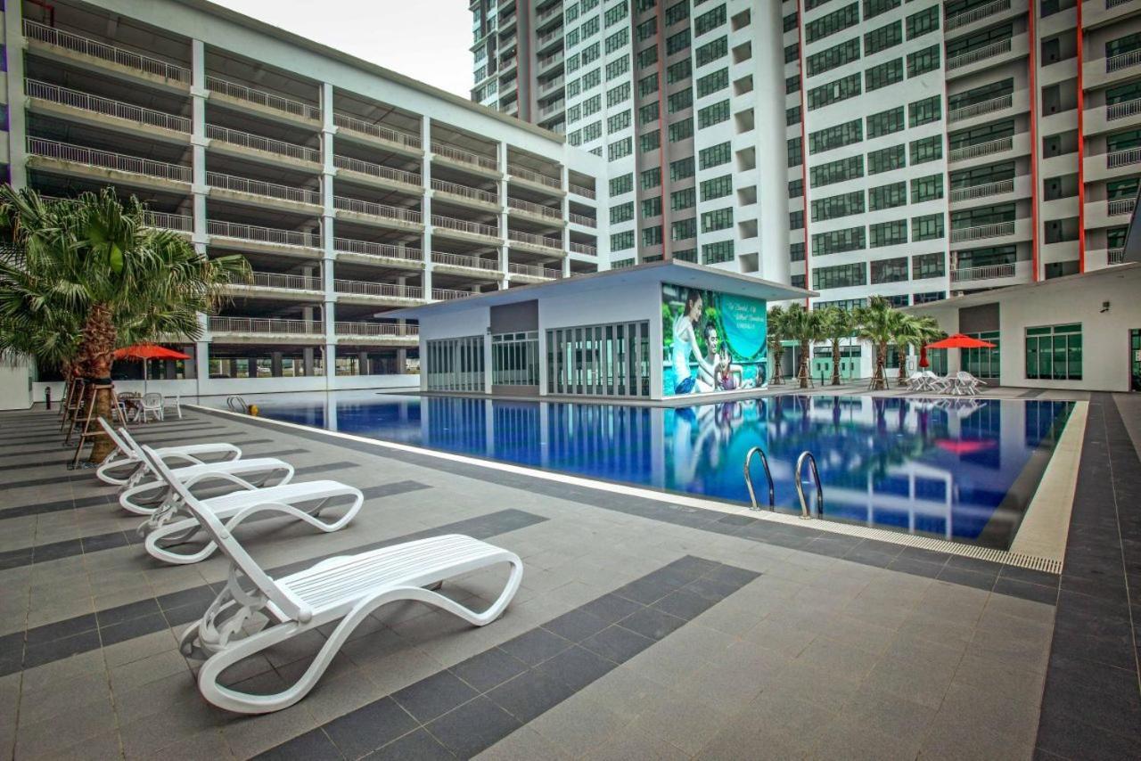High Floor Studio Austin Regency Mount Austin W Balcony 3 Plus 1Pax 5 Mins Aeon Johor Bahru Buitenkant foto